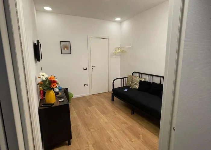 La Citta Di Pulcinella Naples