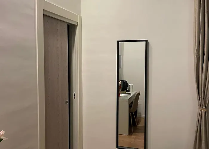 La Citta Di Pulcinella Naples